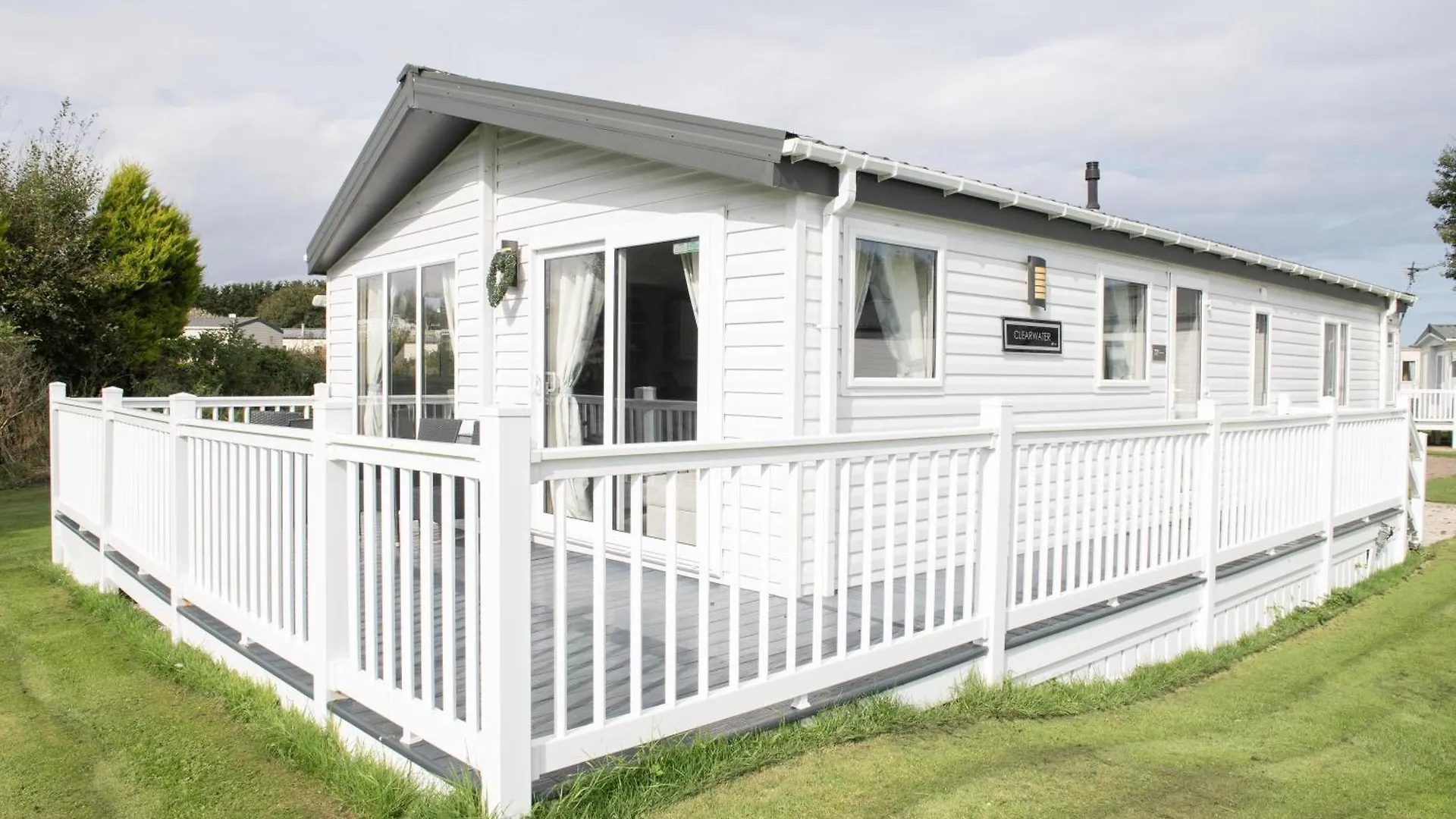 Stunning 6 Berth Lodge For Hire At Skipsea Sands In Yorkshire Ref 41077Wf Barmston