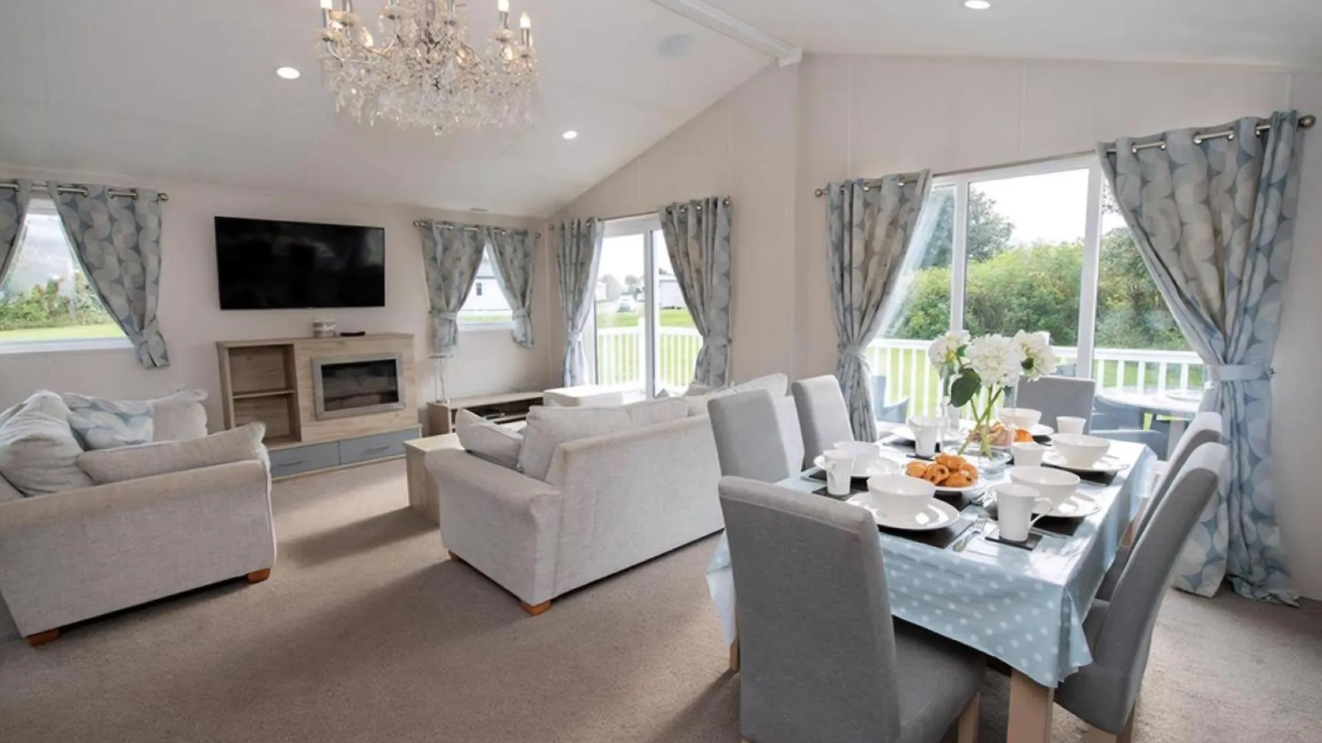 Stunning 6 Berth Lodge For Hire At Skipsea Sands In Yorkshire Ref 41077Wf Barmston Великобритания